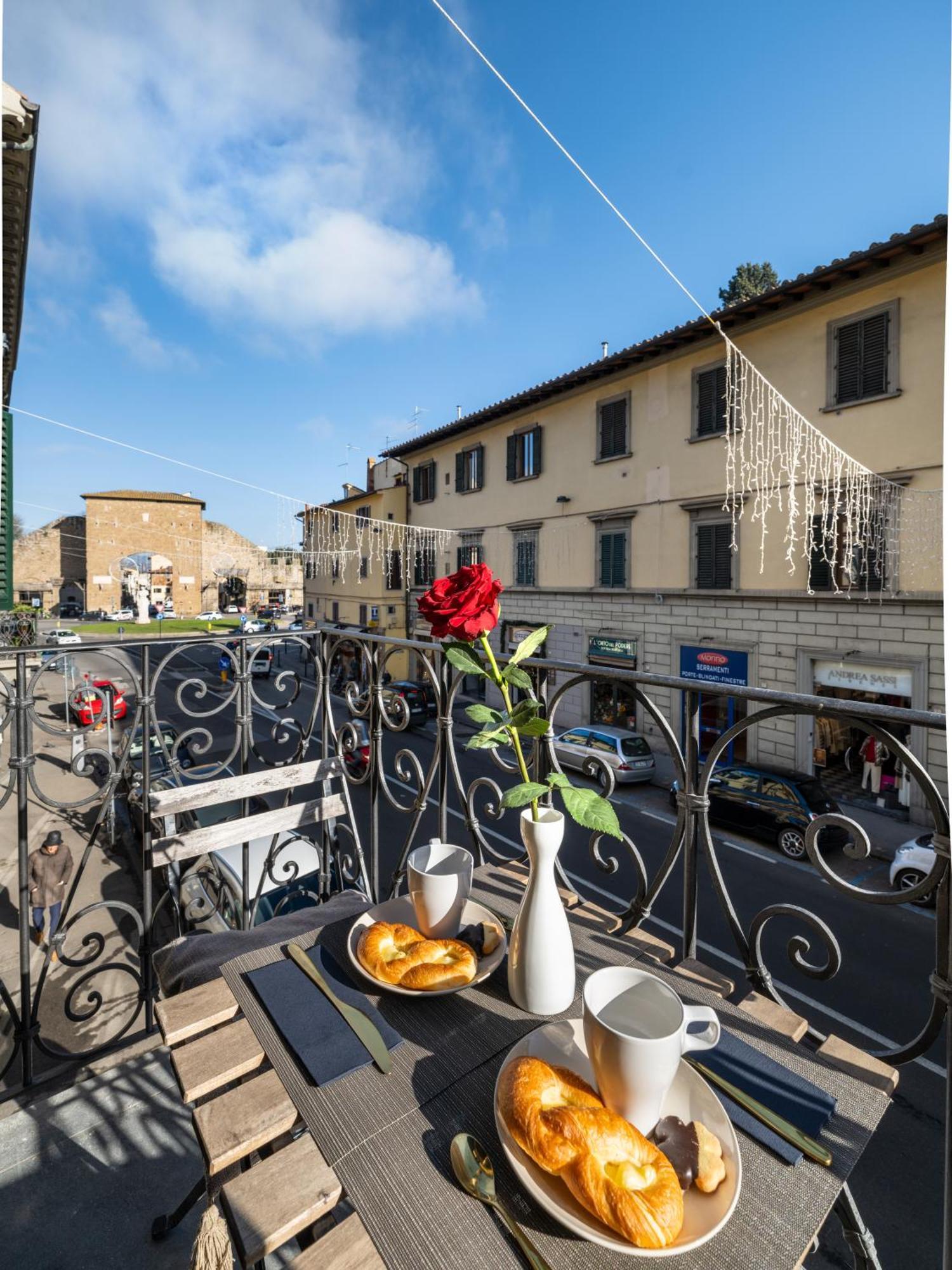 View - Porta Romana APT - Dolcevita Holiday Florencia Exterior foto